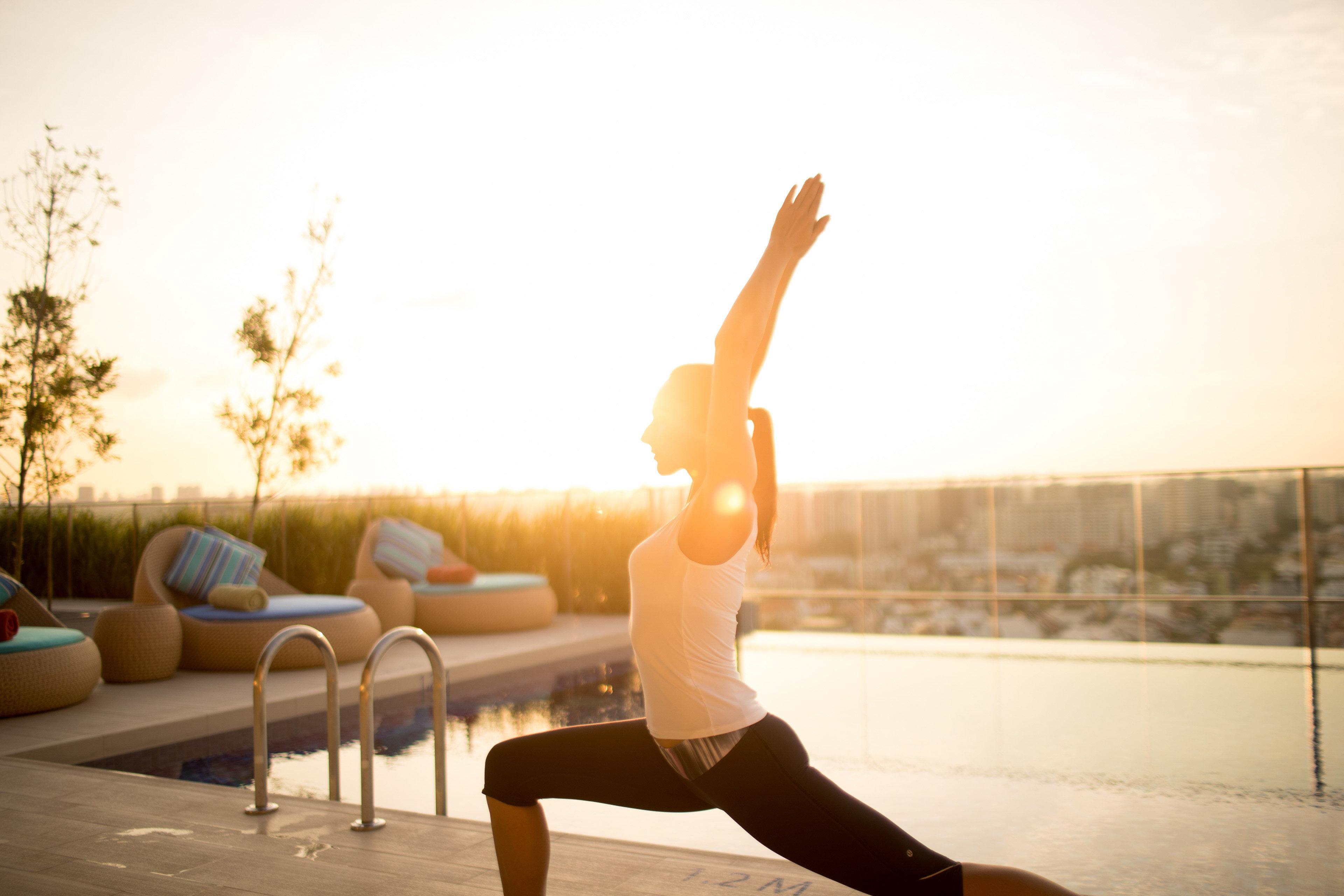 Hotel Indigo Singapore Katong By Ihg מראה חיצוני תמונה A woman practicing yoga