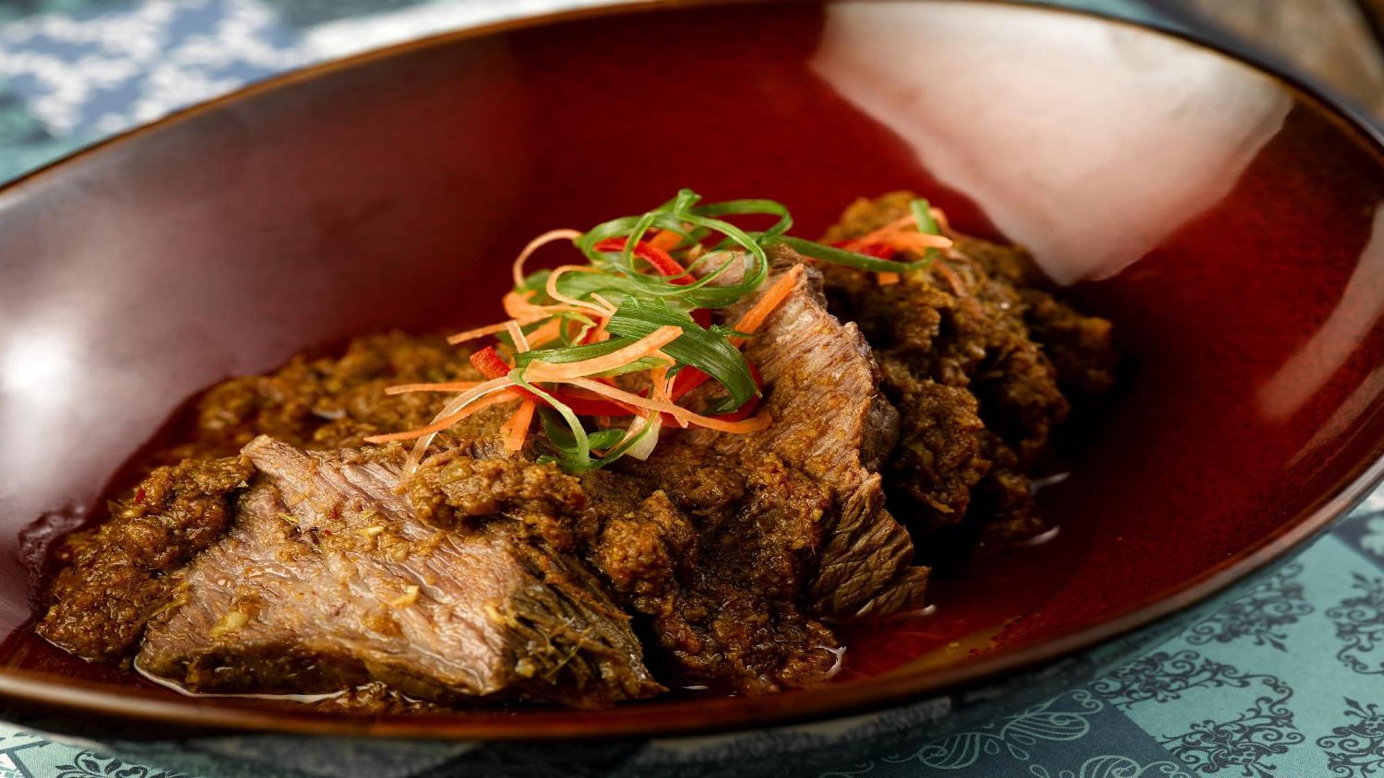 Hotel Indigo Singapore Katong By Ihg מראה חיצוני תמונה A plate of rendang